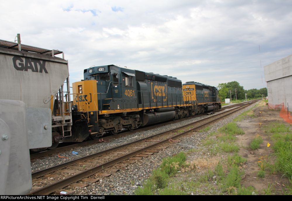 CSX 4061 on Y310